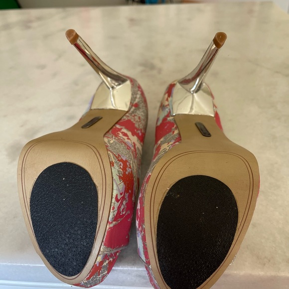 Like New Boutique 9 Multi-Colored Platform Heel 7.5M - Picture 5 of 5